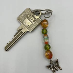 Glasperlen Schlüsselanhänger mit Schmetterling – Schicker Begleiter für Schlüssel, Taschen und Rucksäcke Bild 3