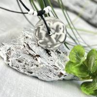 Halskette aus Jesmonite marmoriert in weiß -grau an einem Baumwollband mit Holzperlen, Geburtstag,Geschenk Bild 1