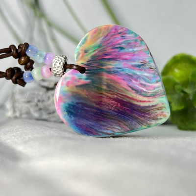Herz Harz Halskette mit tollen bunten Farben wie gemalt, Geschenk ,Geburtstag, abstrakt,einzigartig
