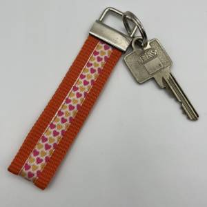 Schlüsselband mit Herzchen – Schicker Begleiter für Schlüssel, Taschen und Rucksäcke Bild 4