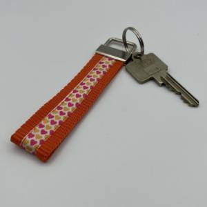 Schlüsselband mit Herzchen – Schicker Begleiter für Schlüssel, Taschen und Rucksäcke Bild 6