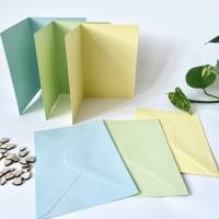 30 Stück Kartenset Klappkarten aus Kraftpapier in blau, grün und gelb Bild 1