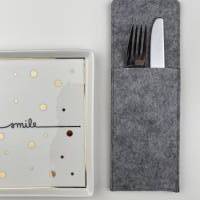 Bestecktasche hellgrau aus Filz, Deko minimalistisch,Tischdeko nachhaltig. 1 Bestecktasche ist im Lieferumfang enthalten Bild 2