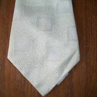 JUWEL Krawatte  in edlem  cremeweiß/gold gemusterten Design. Bild 2