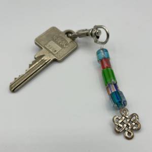 Bunter Glasperlen Schlüsselanhänger mit keltischem Knoten – Schicker Begleiter für Schlüssel, Taschen und Rucksäcke Bild 5