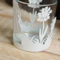 Teelichtglas mit Frühlingsdekor Mädchen Bild 3