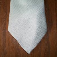 JUWEL Krawatte  in edlem  cremeweiß/goldenen Design ohne weitere Muster. Bild 2