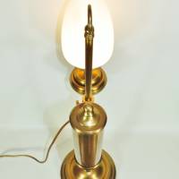 80er Jahre Messing Tischlampe Leuchte groß 71 cm im Petroleumlook gold Glasschirm vintage upcycling Bild 3