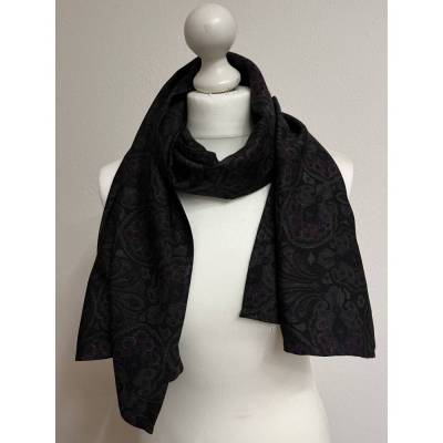 Weicher und eleganter Damenschal aus Wolltuch | Modisches Accessoire für stilbewusste Frauen