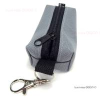 Schlüsselanhänger Minitasche grau mausgrau mit Reißverschluß schwarz, Kosmetik Kleingeld Kopfhörer, by BuntMixxDESIGN Bild 1