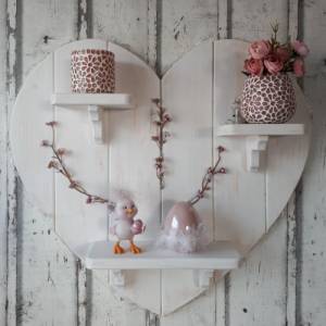 Weißes Regal in Herzform * Regal aus Fichte * Herz aus Holz * Shabby Style * 56 cm * Geschenk Muttertag Bild 1