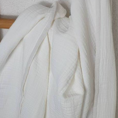 Musselin Decke XXL 200x130 cm Plaid Planket leichte Bettdecke Meditationsdecke Tischdecke weiß wollweiß Boho skandi