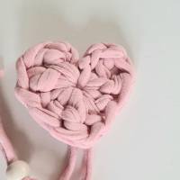 Lesezeichen Herz (rosa) aus Textilgarn gehäkelt mit weißer Holzperle Bild 2