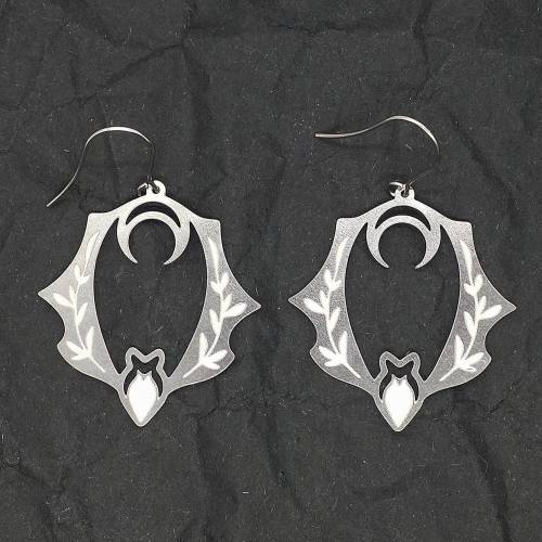 Fledermaus Mond Ohrringe aus Edelstahl, Silber laser cut, Witchy Gothic Schmuck