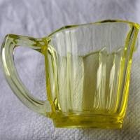 altes Milchkännchen aus Pressglas gelb Vintage/ I Bild 4