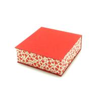 Schachtel klein und fein mit roten Herzen Bild 1