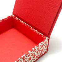 Schachtel klein und fein mit roten Herzen Bild 4