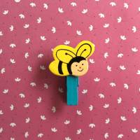 Motivklammer mit Biene, Miniklammer aus bemaltem Holz als Tischdekoration, für Geschenke und vieles mehr, 4 cm lang Bild 4