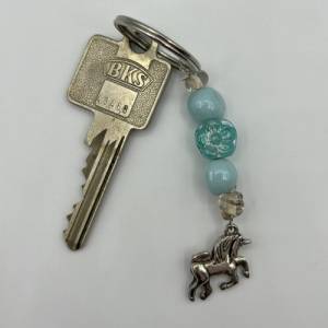 Glasperlen Schlüsselanhänger mit Einhornanhänger – Schicker Begleiter für Schlüssel, Taschen und Rucksäcke Bild 8