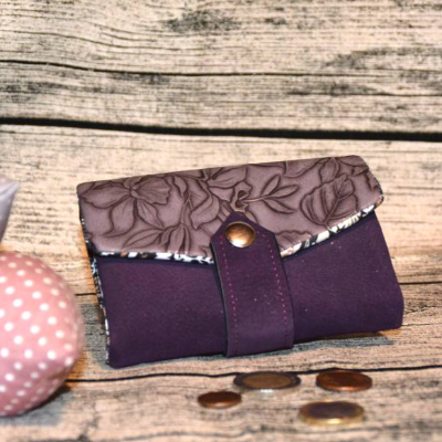 kleine Geldbörse/ Portemonnaie MiniRuby aus lila Kunstleder mit floraler Prägung