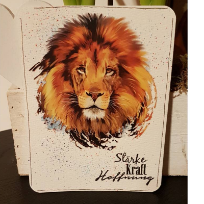 Stärke - Kraft - Hoffnung strahlt diese handgefertigte Löwen-Karte aus.