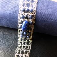 luftig leichtes Armband einzigartig im Design von Hand aus Silbedraht gehäkelt & mit jeansblauen Sodalith Edels Bild 2