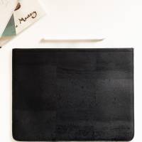 Schwarze Tablet Tasche Hülle aus Kork Bild 3