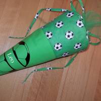 Schultüte mit Namen / Vorschultüte mit Namen, Geschwister Schultüte - Fußball / Fußbälle grün personalisierbar Bild 3