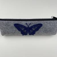 Stiftemäppchen Schmetterling dunkelblau, Kosmetiktasche, Geschenkideen, Federmäppchen Filz hellgrau, Mäppchen, Geschenke Bild 4