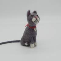 Lesezeichen grauer Kater aus Filz - Katze bewacht das Buch seiner Besitzer, witziges Lesezeichen für Katzenfreunde Bild 7