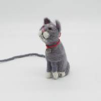 Lesezeichen grauer Kater aus Filz - Katze bewacht das Buch seiner Besitzer, witziges Lesezeichen für Katzenfreunde Bild 8