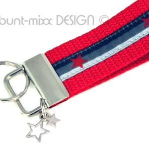 Schlüsselanhänger kurzes Schlüsselband mit Charm Anhänger 2 Sterne, rot grau schwarz, by BuntMixxDESIGN Bild 2