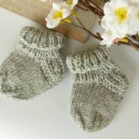 Warme Frühchensocken / Babysöckchen aus 8-fädiger Qualitäts - Sockenwolle.80/20 Socken ca. 8,5cm Fußlänge ungedehnt Bild 1