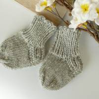 Warme Frühchensocken / Babysöckchen aus 8-fädiger Qualitäts - Sockenwolle.80/20 Socken ca. 8,5cm Fußlänge ungedehnt Bild 7