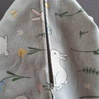 Kissenhülle mit kleinen Hasen Motiven - Kissenbezug - Hasen - Ostern - 40 x 40 cm - 100% handmade und ein Unikat Bild 7
