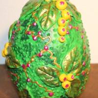 Osterei in Grün FRÜCHTE & BLÄTTER Acrylmalerei auf einem Keramikei Ostergeschenk Künstler-Ei Sammlerstück Bild 8