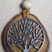 Halskette mit Lebensbaum auf unbesäumter Olivenholzscheibe und Holzperle Bild 4