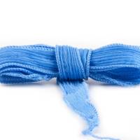 Seidenband Crinkle Crêpe Lichtblau 1m 100% Seide handgenäht und handgefärbt Schmuckband Wickelar Bild 2