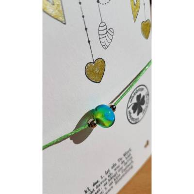 Glücksbringer Armband mit Murano Glasperle, auf hübscher Glückskarte angebracht
