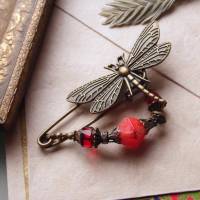 Anstecknadel Libelle Feuerfarben im Jugendstil  Tuchnadel mit Perlen in Rottönen Bild 1