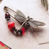 Anstecknadel Libelle Feuerfarben im Jugendstil  Tuchnadel mit Perlen in Rottönen Bild 2