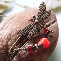 Anstecknadel Libelle Feuerfarben im Jugendstil  Tuchnadel mit Perlen in Rottönen Bild 3