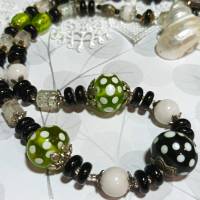 Halskette grün weiß schwarz handgemacht aus Glas Geschenk Muttertag Bild 3