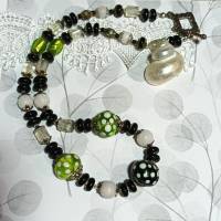 Halskette grün weiß schwarz handgemacht aus Glas Geschenk Muttertag Bild 5