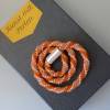 Hübsche Häkelkette orange weiß, 47 cm, Halskette Spirale aus Glasperlen gehäkelt, Perlenkette, Glasperlenkette Bild 4