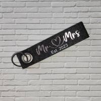 Schlüsselanhänger Mr & Mrs, rosegold, personalisiert, Handmade, perfektes Geschenk Bild 1