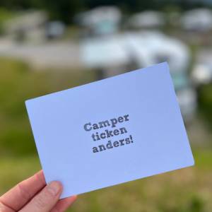 Postkarte “Ticken anders” | Grußkarte | Glückwunschkarte | Camp Geschenk | Camping und Vanlife Bild 1
