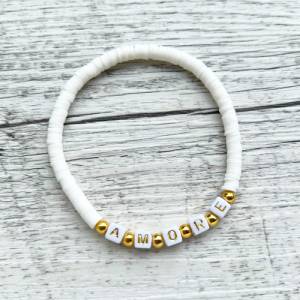 Namensarmband „AMORE“ Buchstabenarmband personalisiert weiß Gold Katsuki Heishi Perlen Geschenkidee Name Bild 1