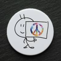 Button / Magnet: Strichmännchen mit Peacezeichen-Plakat ~ 38mm Bild 1