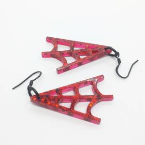 Rot glitzernde Spinnennetz Ohrringe aus Kunstharz mit Edelstahl Haken, Goth Schmuck Bild 3